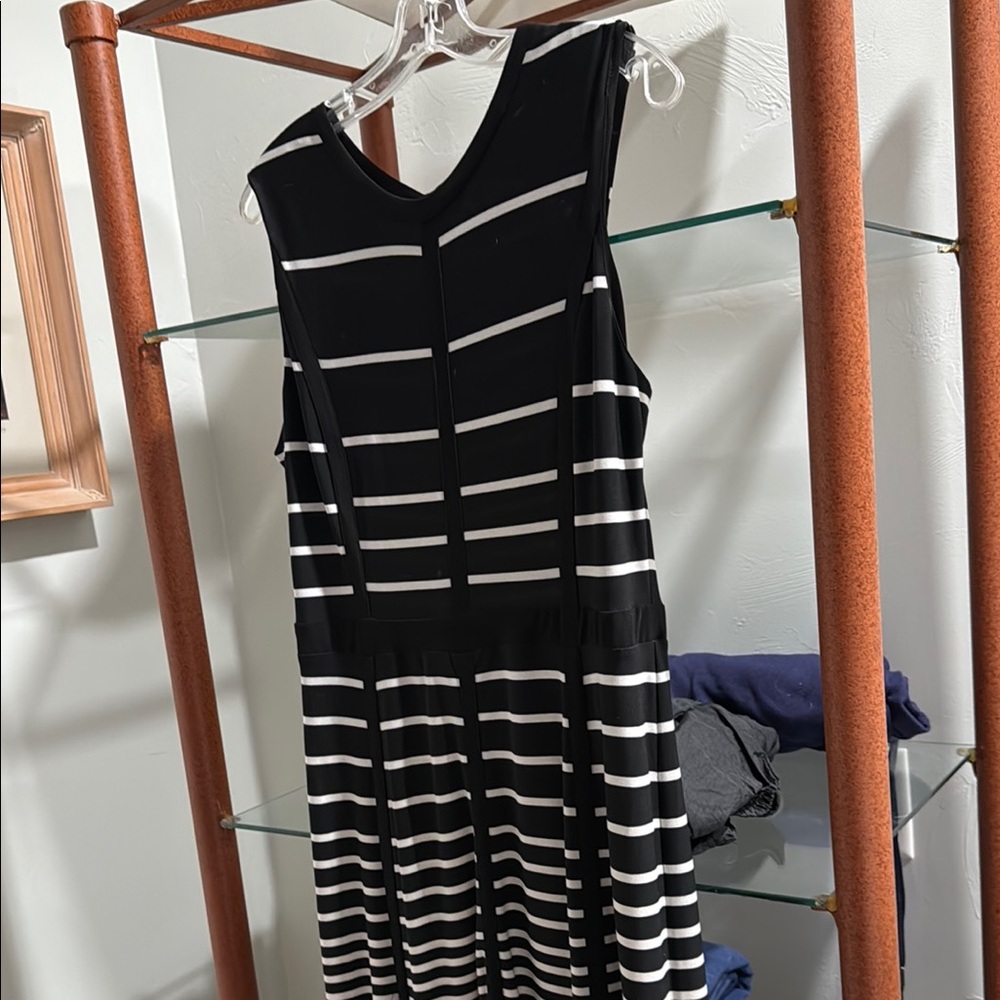 Taylor Maxi Dress Black and White Sleeveless V-Neck